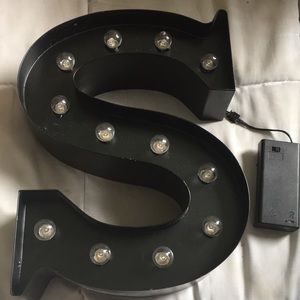 LETTER S MARQUEE LIGHT